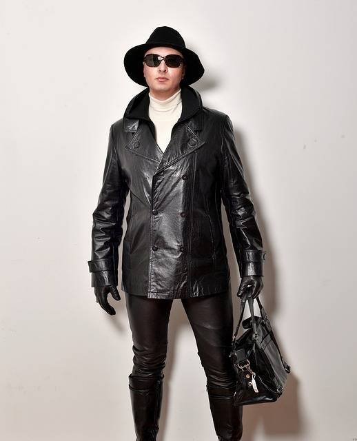 Comment porter le pantalon en cuir pour un look masculin et branché ?